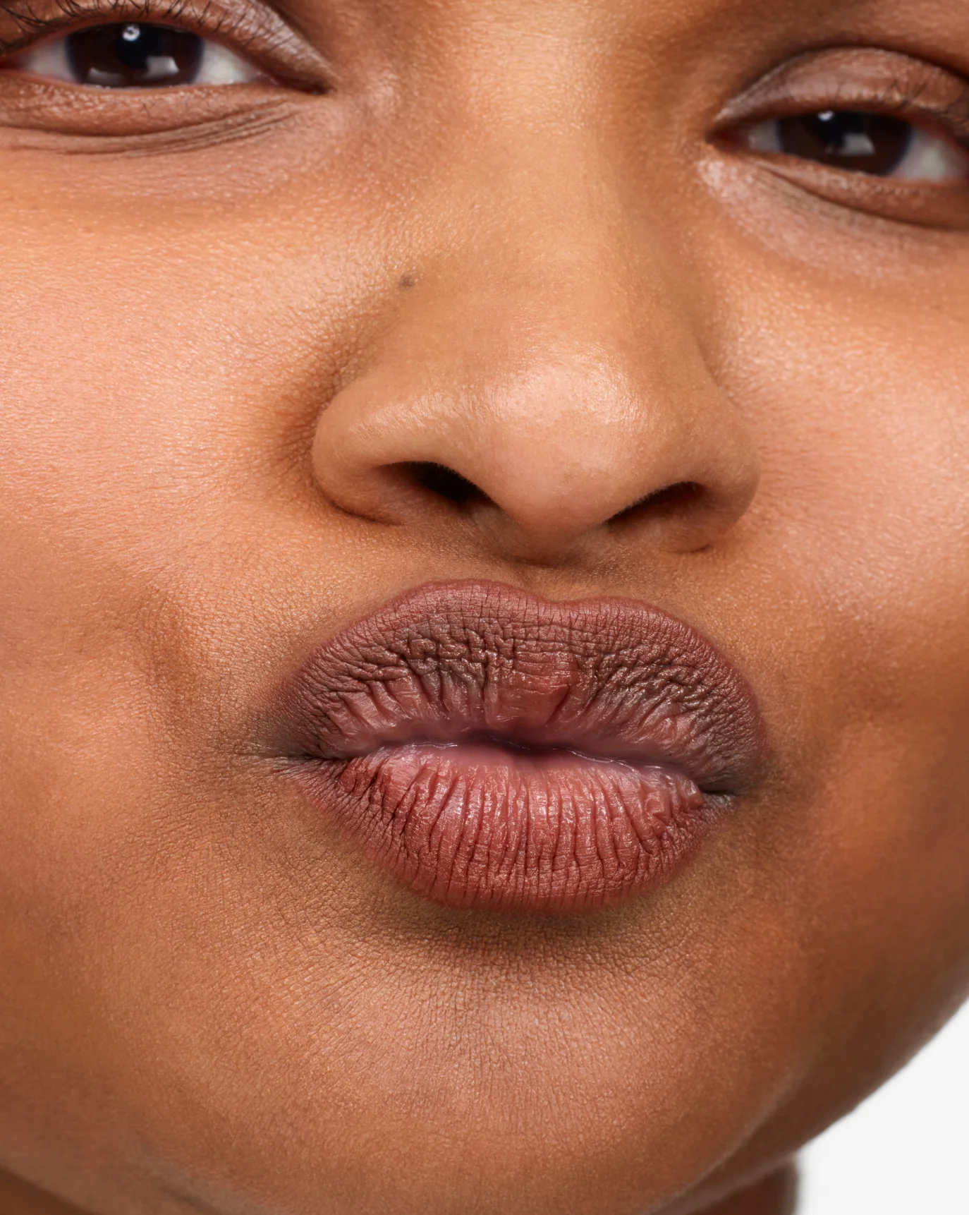 Lip Line - Image 48